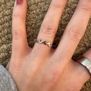 size 5 silver wave ring